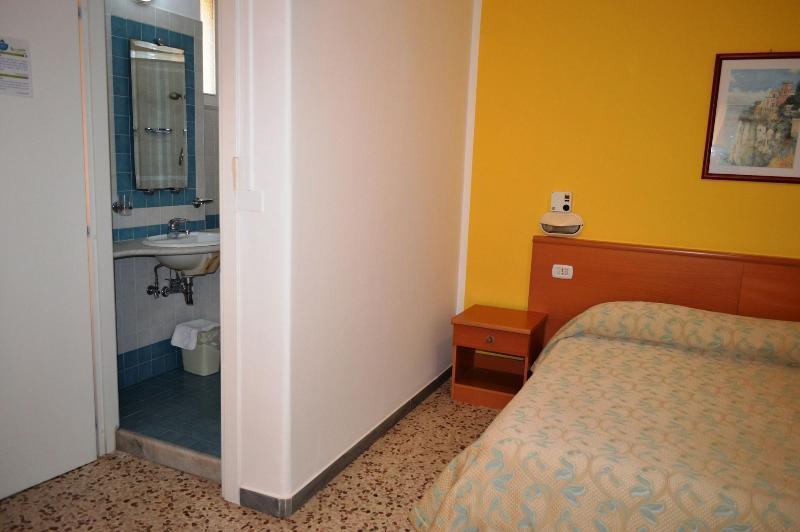 Delfino Hotell Marina di Camerota Exteriör bild