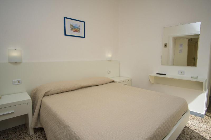 Delfino Hotell Marina di Camerota Exteriör bild