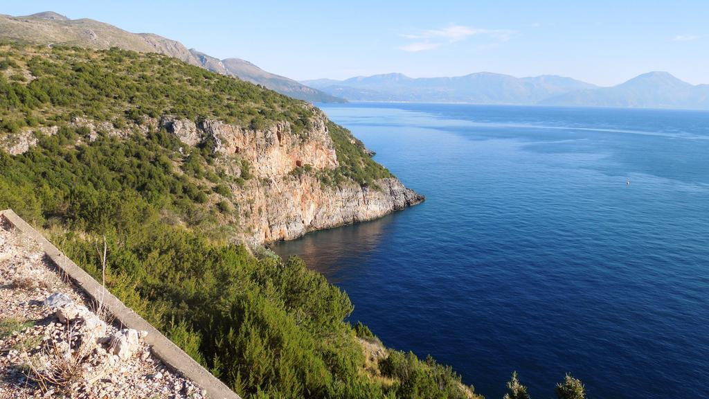 Delfino Hotell Marina di Camerota Exteriör bild