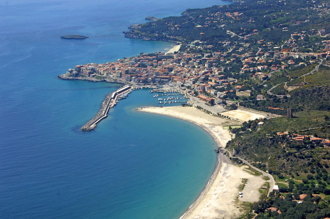 Delfino Hotell Marina di Camerota Exteriör bild