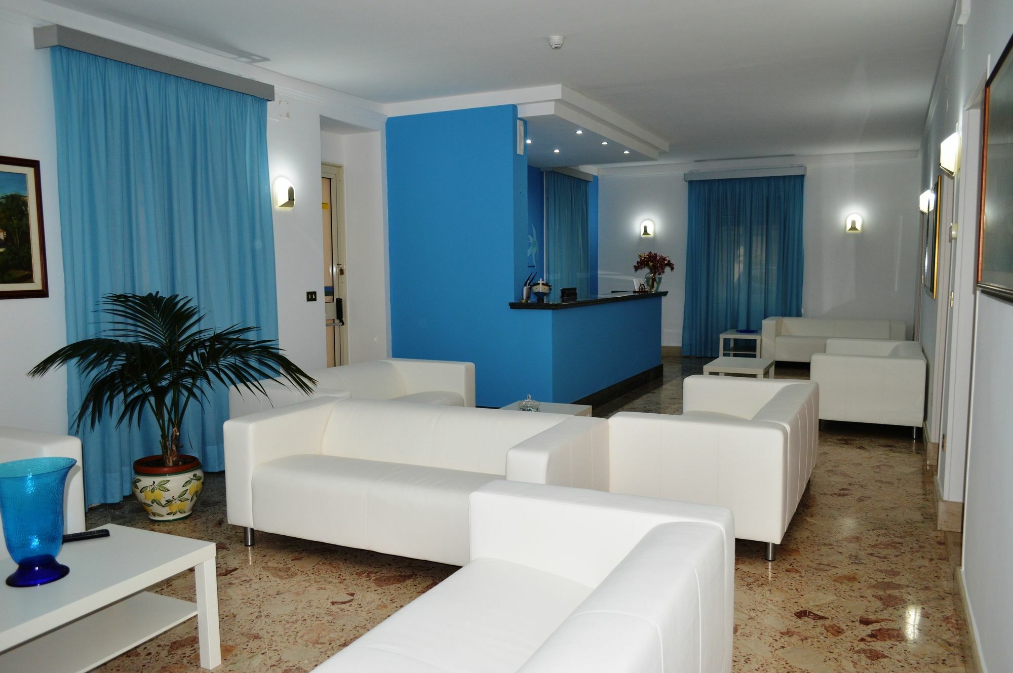 Delfino Hotell Marina di Camerota Exteriör bild