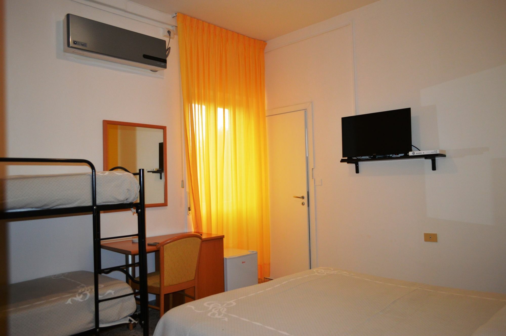 Delfino Hotell Marina di Camerota Exteriör bild